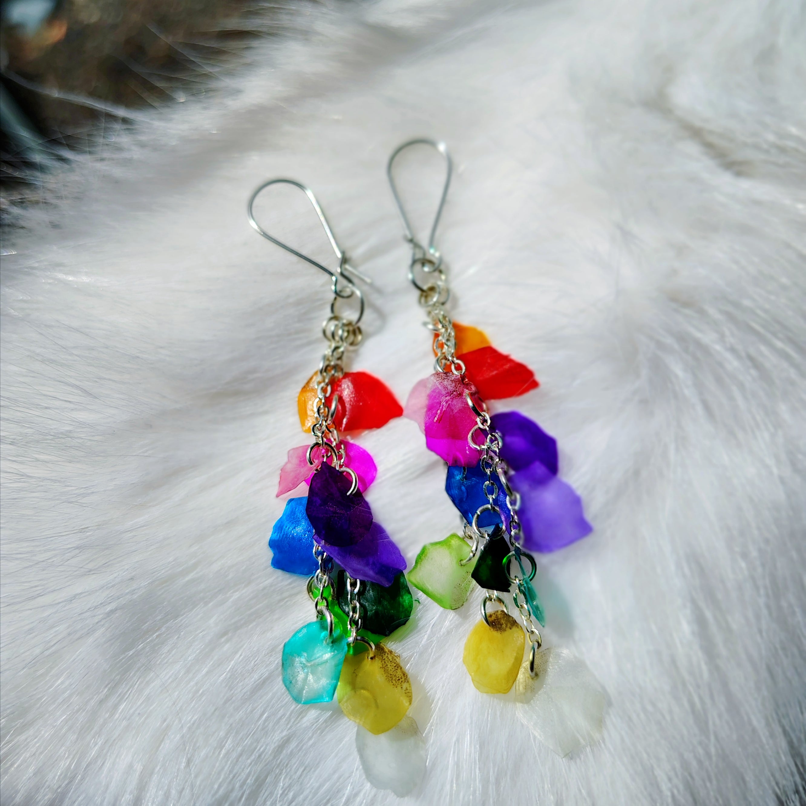 Rainbow tangles